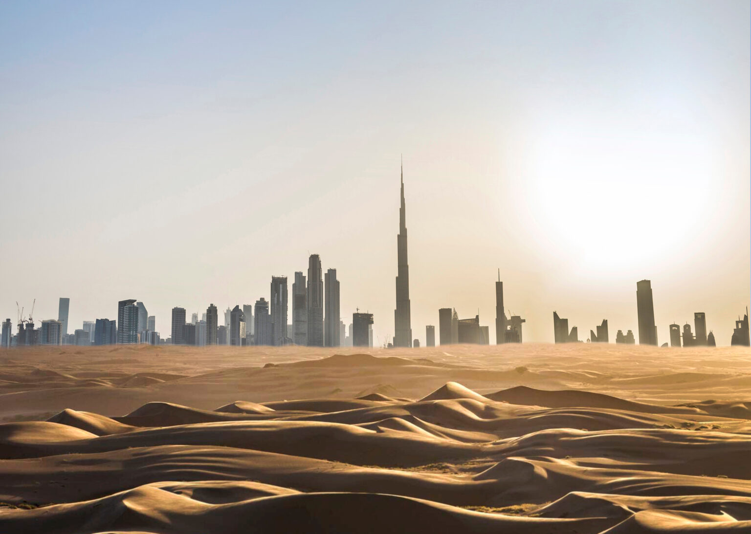 Gratte-ciels de Dubaï depuis le désert