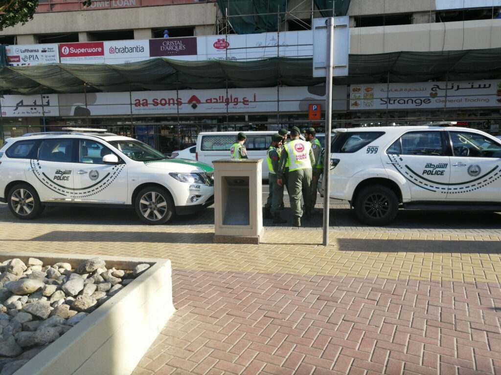 voitures de police Dubaï